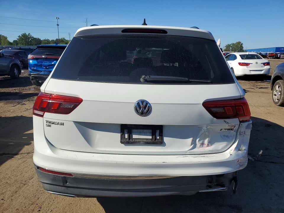 69011846 :رقم المزاد ، 3VV2B7AX9JM096654 vin ، 2018 Volkswagen Tiguan مزاد بيع