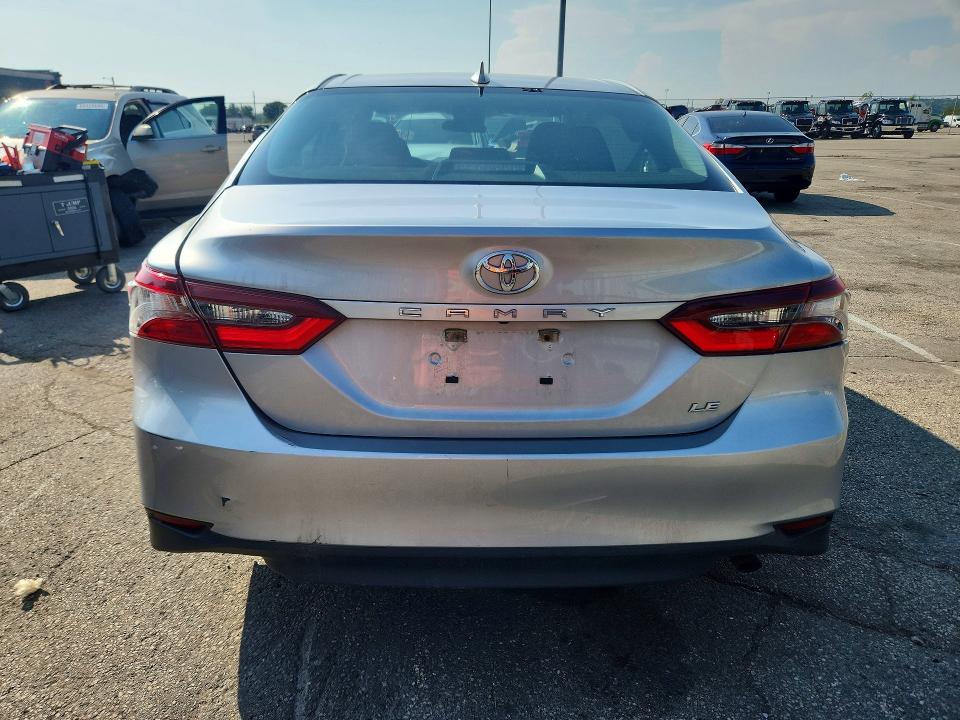 Продаж на аукціоні авто 2022 Toyota Camry, vin: 4T1C11AK5NU069942, номер лоту: 69220176