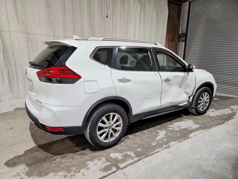 68823346 :رقم المزاد ، KNMAT2MV2HP545956 vin ، 2017 Nissan Rogue مزاد بيع