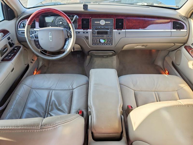 Продажа на аукционе авто 2005 Lincoln Town Car, vin: 1LNHM82W05Y657666, номер лота: 67929106