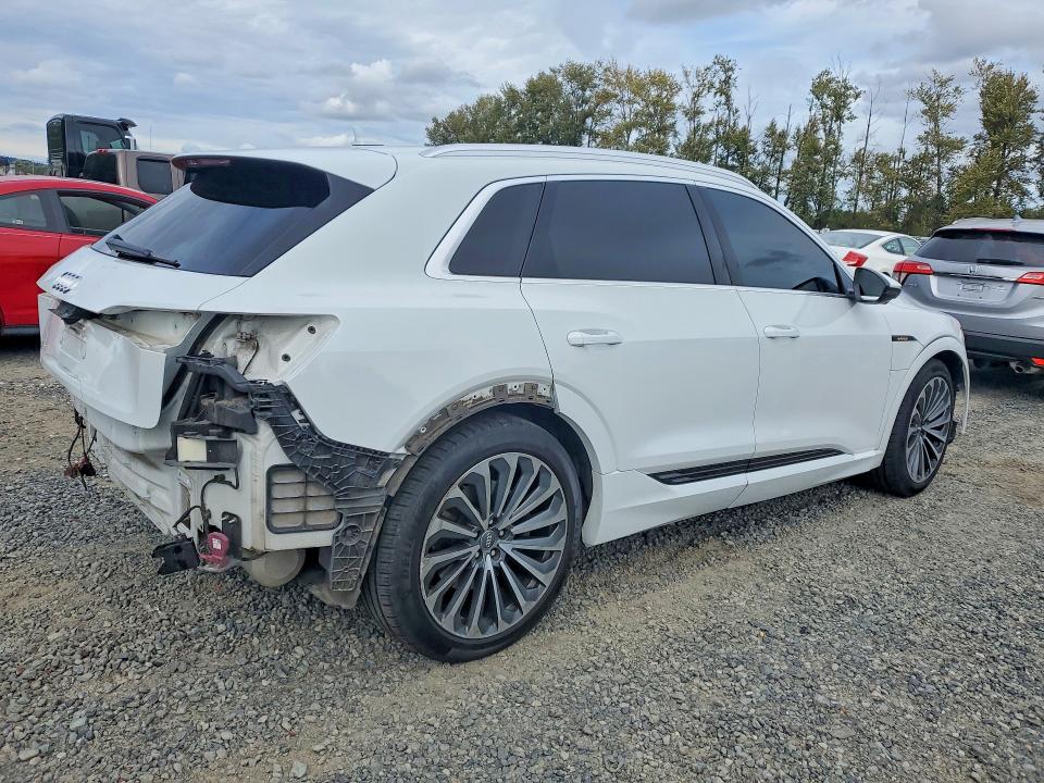 Aukcja sprzedaży 2019 Audi E-tron, vin: WA1VAAGE1KB025002, numer aukcji: 67201296