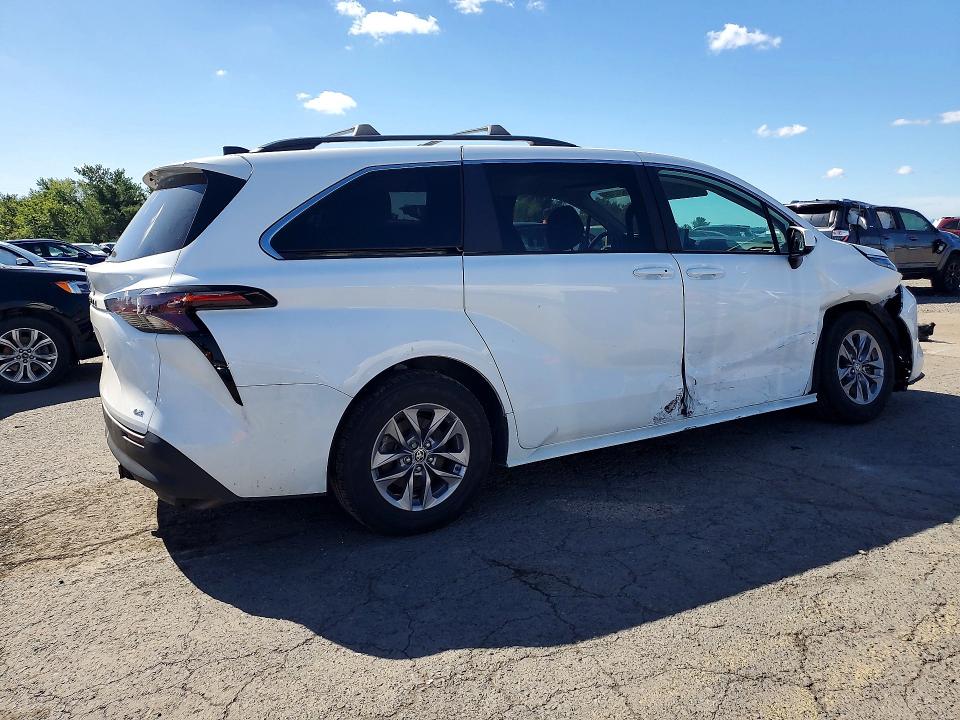 68424396 :رقم المزاد ، 5TDKSKFC1SS158265 vin ، 2025 Toyota Sienna مزاد بيع