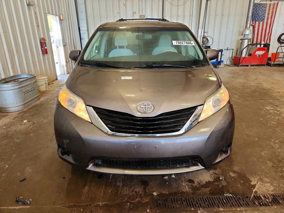 Продажа на аукционе авто 2011 Toyota Sienna, vin: 5TDKK3DC0BS036926, номер лота: 70827886