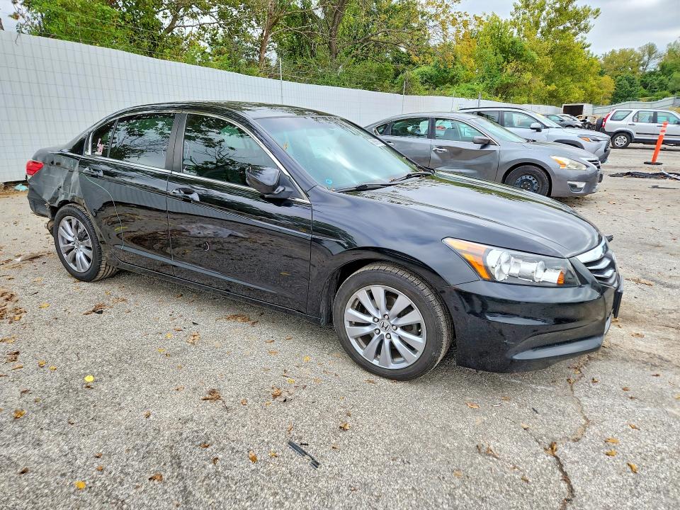 68968766 :رقم المزاد ، 1HGCP2F81BA114802 vin ، 2011 Honda Accord مزاد بيع
