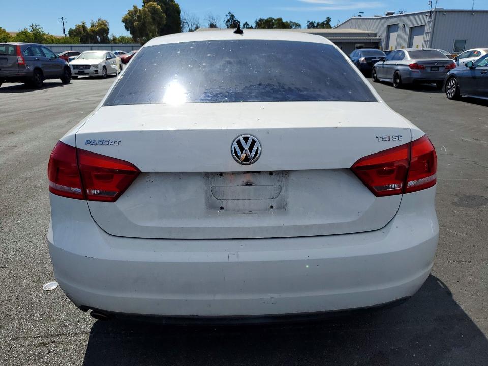 70543646 :رقم المزاد ، 1VWBT7A35FC063603 vin ، 2015 Volkswagen Passat مزاد بيع