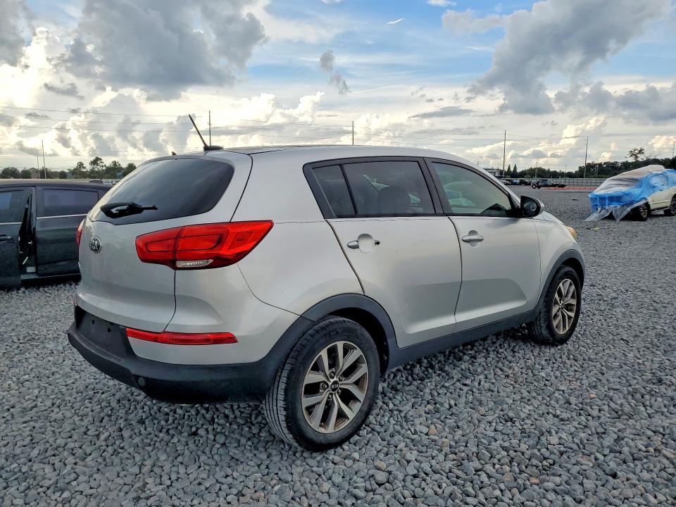 70219416 :رقم المزاد ، KNDPB3AC3F7676283 vin ، 2015 Kia Sportage مزاد بيع
