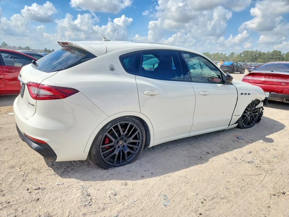 Продажа на аукционе авто 2019 Maserati Levante, vin: ZN661XUS4KX333323, номер лота: 69521336