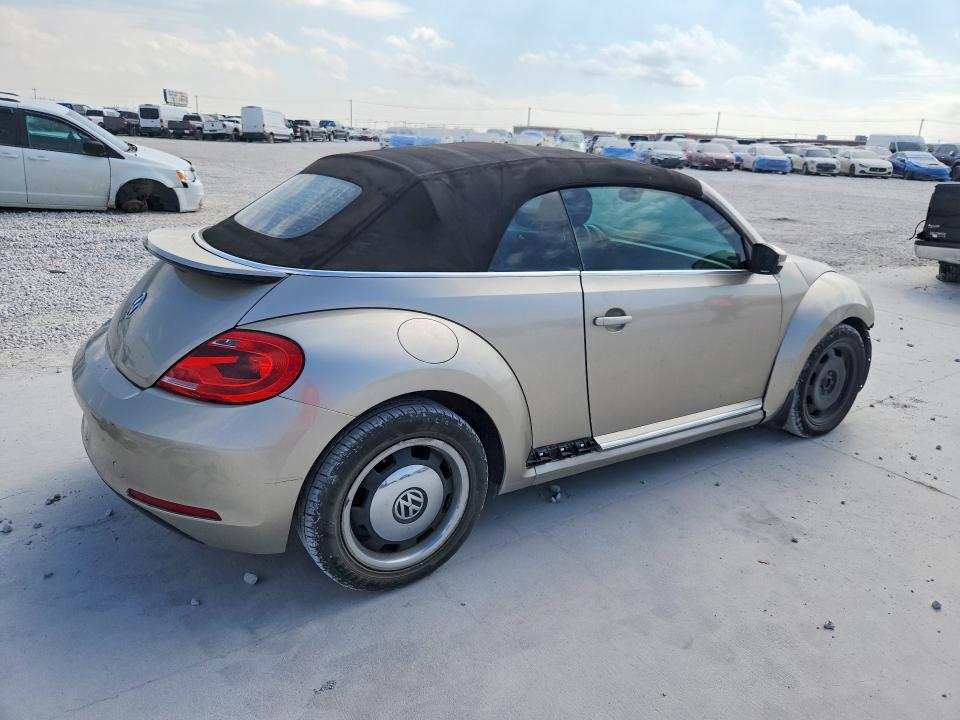 67902796 :رقم المزاد ، 3VW517AT8FM808362 vin ، 2015 Volkswagen Beetle مزاد بيع