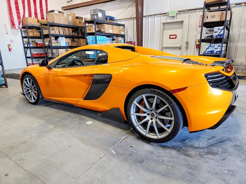 69990356 :رقم المزاد ، SBM11FAA6FW004062 vin ، 2015 Mclaren Automotive 650s مزاد بيع