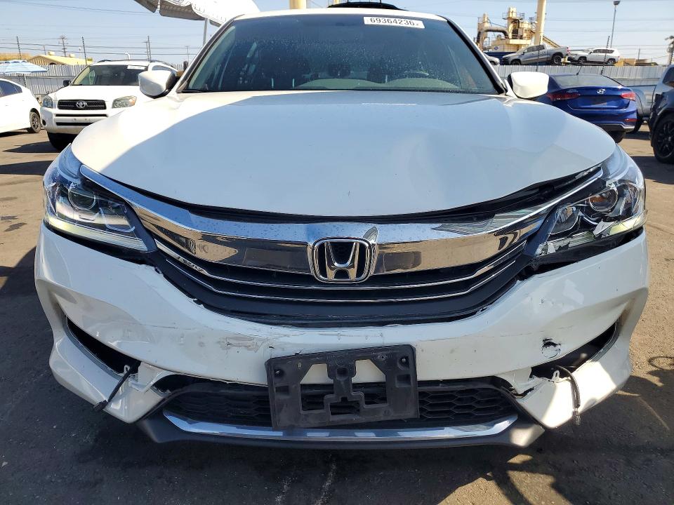 69364236 :رقم المزاد ، 1HGCR2F11HA030338 vin ، 2017 Honda Accord مزاد بيع