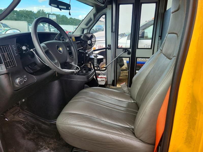 69889236 :رقم المزاد ، 1HA6GUBG3HN005680 vin ، 2018 Chevrolet Express مزاد بيع