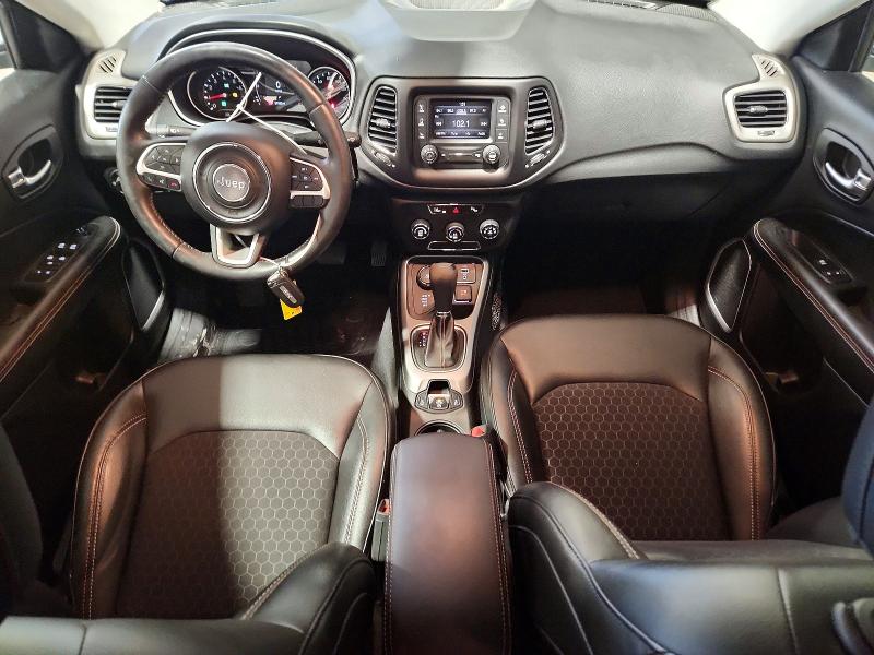 68985056 :رقم المزاد ، 3C4NJDBB2JT263586 vin ، 2018 Jeep Compass مزاد بيع