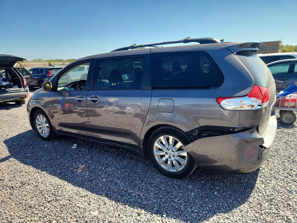 67214576 :رقم المزاد ، 5TDYK3DCXBS024163 vin ، 2011 Toyota Sienna مزاد بيع
