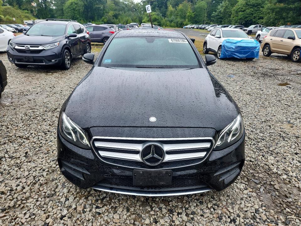 67066186 :رقم المزاد ، WDDZF4KB6HA094036 vin ، 2017 Mercedes-benz E مزاد بيع