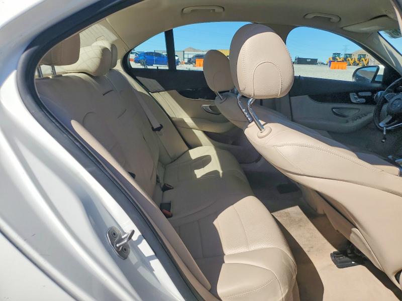 68367316 :رقم المزاد ، 55SWF4KB9HU229870 vin ، 2017 Mercedes-benz C مزاد بيع