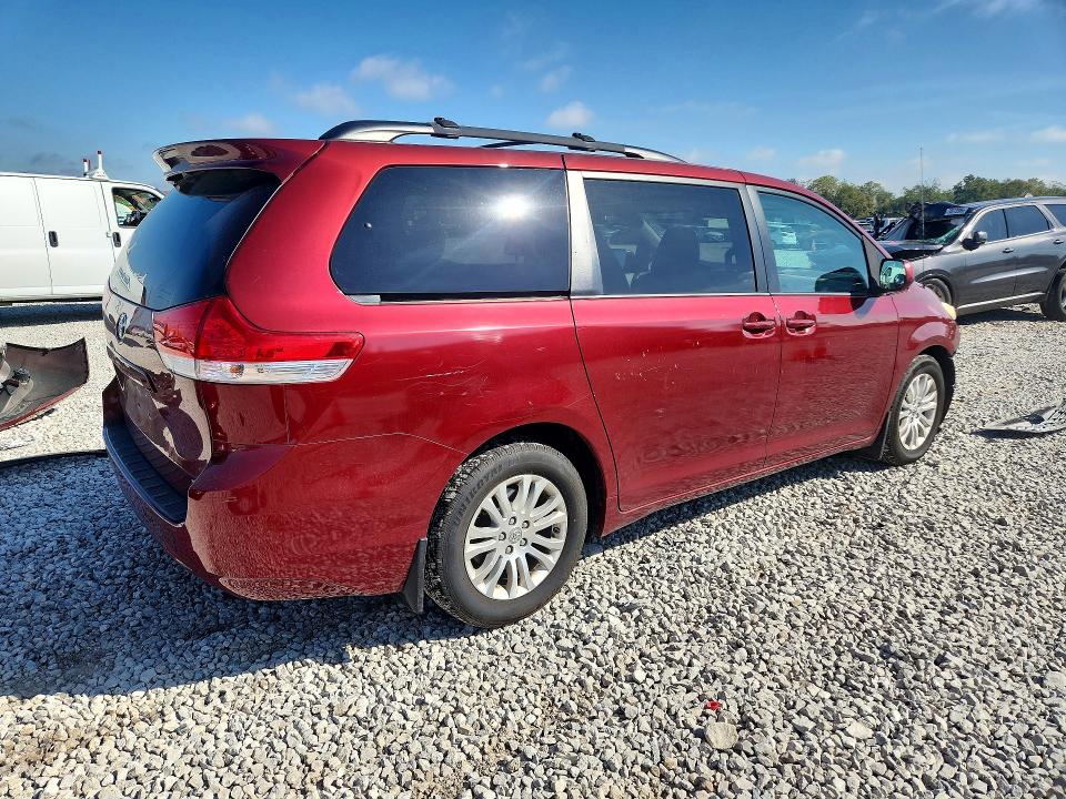 2013 Toyota Sienna მანქანა იყიდება აუქციონზე, vin: 5TDYK3DC4DS380448, აუქციონის ნომერი: 70771846