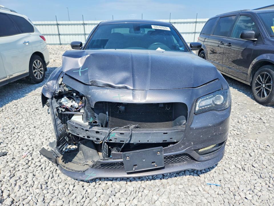 Продажа на аукционе авто 2017 Chrysler 300, vin: 2C3CCABG1HH610246, номер лота: 68240926