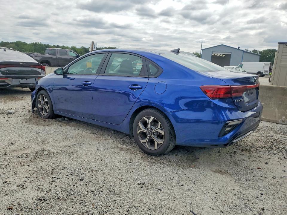 2021 Kia Forte მანქანა იყიდება აუქციონზე, vin: 3KPF24AD9ME347806, აუქციონის ნომერი: 69994846