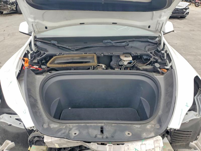 2020 Tesla Model Y მანქანა იყიდება აუქციონზე, vin: 5YJYGDEE2LF044999, აუქციონის ნომერი: 70368516