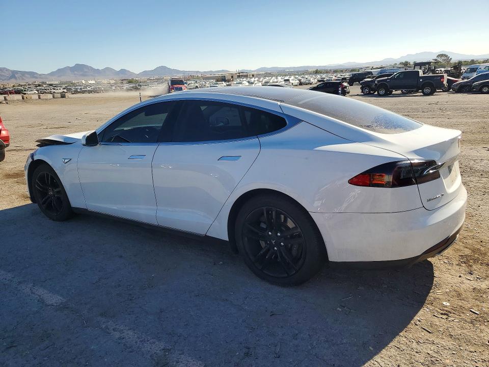 68099296 :رقم المزاد ، 5YJSA1CN3DFP04123 vin ، 2013 Tesla Model S مزاد بيع