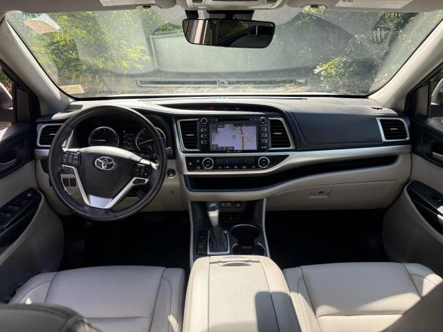 70264736 :رقم المزاد ، 5TDJZRFH4JS824092 vin ، 2018 Toyota Highlander مزاد بيع