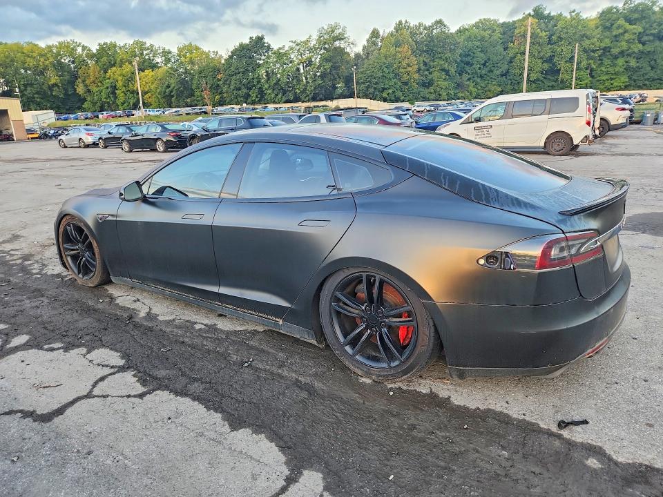 68745026 :رقم المزاد ، 5YJSA1CP3DFP06052 vin ، 2013 Tesla Model S مزاد بيع