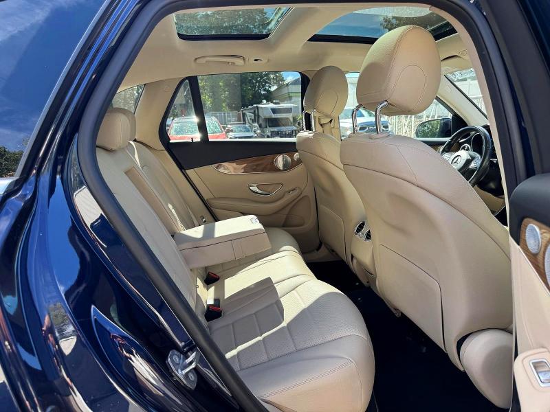 70090246 :رقم المزاد ، WDC0G4KB8JV066943 vin ، 2018 Mercedes-benz Glc مزاد بيع