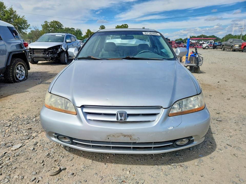 67182806 :رقم المزاد ، 1HGCG56671A024326 vin ، 2001 Honda Accord مزاد بيع