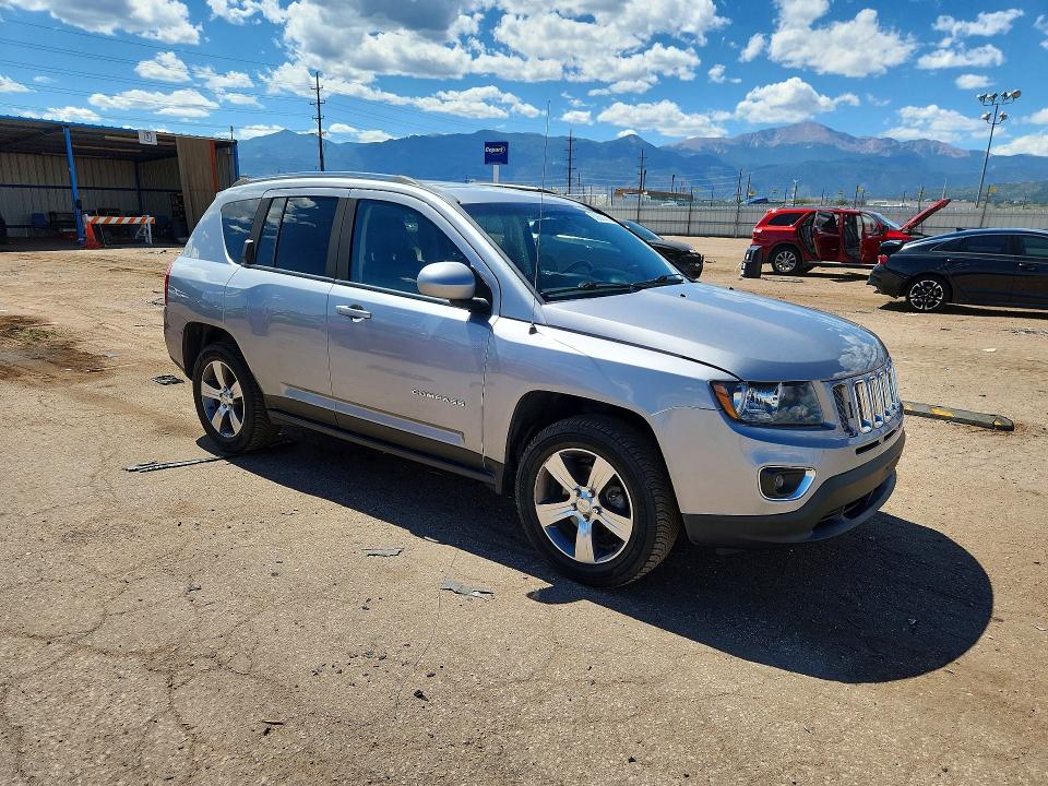 2016 Jeep Compass მანქანა იყიდება აუქციონზე, vin: 1C4NJDEB0GD768715, აუქციონის ნომერი: 63688066