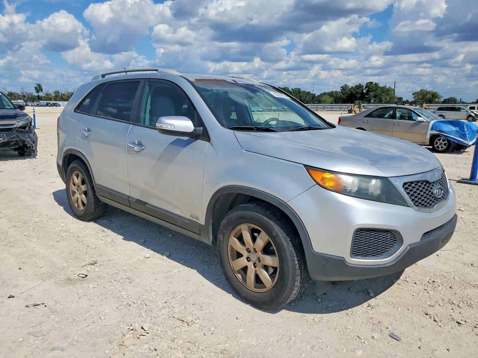 2013 Kia Sorento მანქანა იყიდება აუქციონზე, vin: 5XYKTDA24DG343806, აუქციონის ნომერი: 68300806