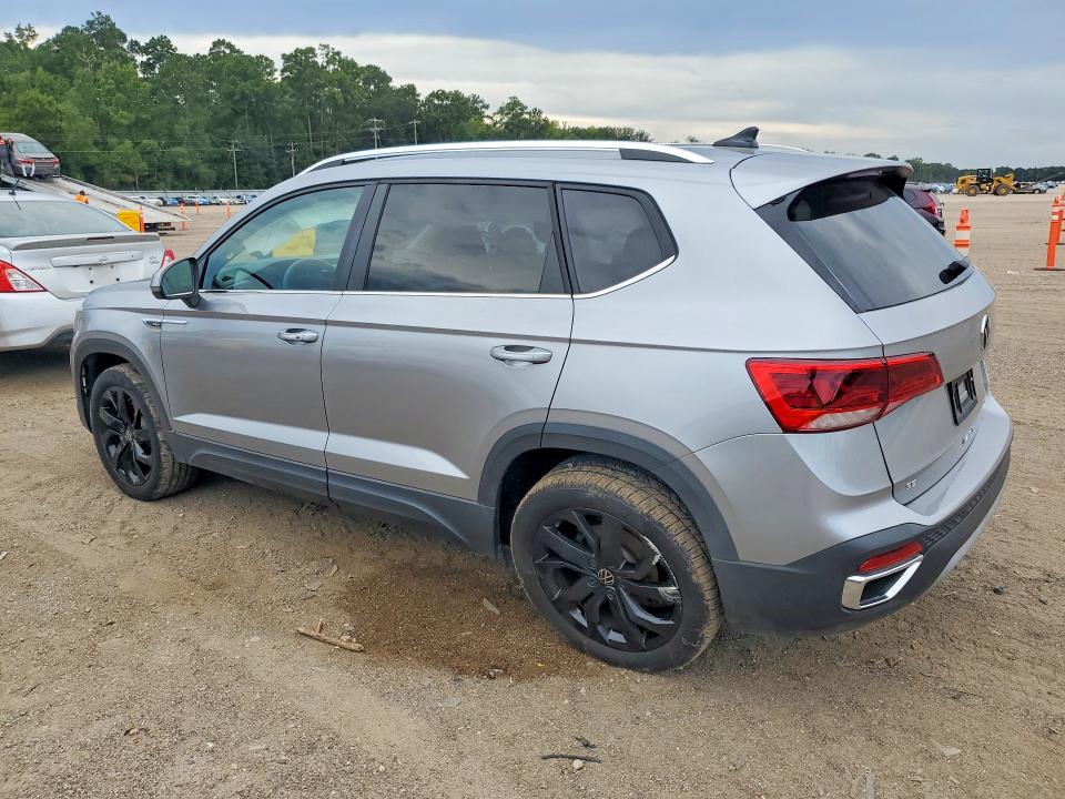 67656116 :رقم المزاد ، 3VVPX7B25NM018534 vin ، 2022 Volkswagen Taos مزاد بيع