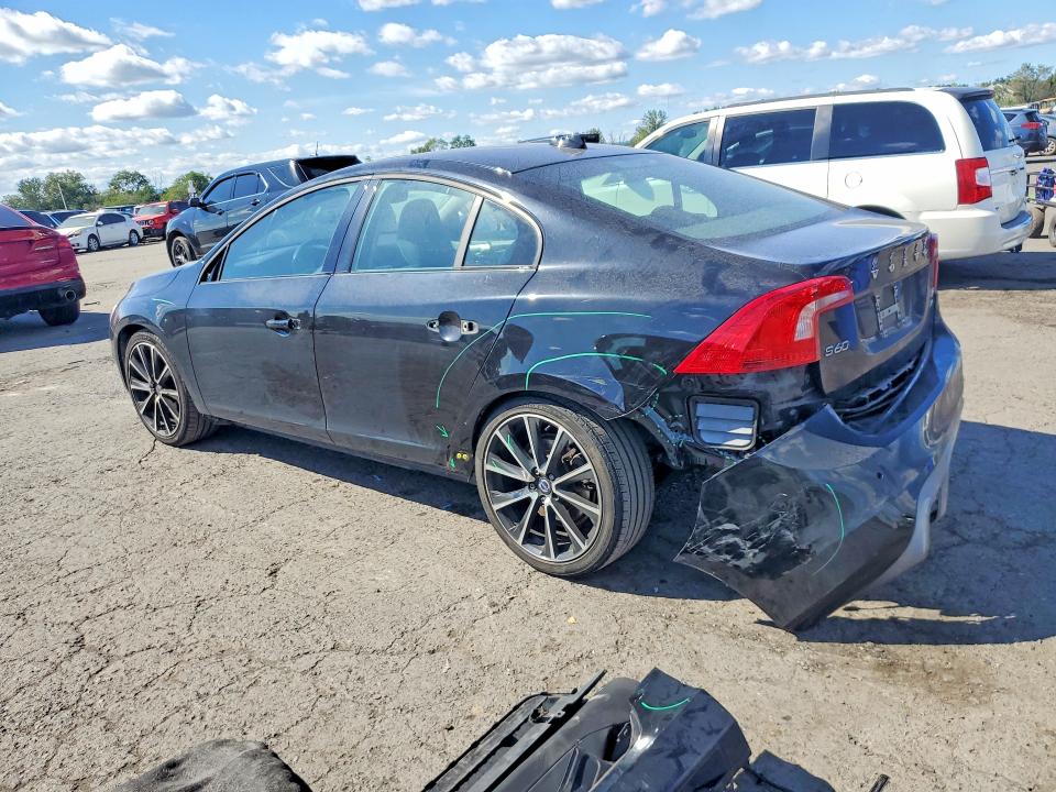 69529536 :رقم المزاد ، YV140MTL3H2431652 vin ، 2017 Volvo S60 مزاد بيع