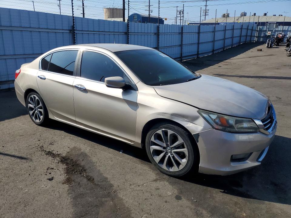 2014 Honda Accord მანქანა იყიდება აუქციონზე, vin: 1HGCR2F5XEA266873, აუქციონის ნომერი: 70156156