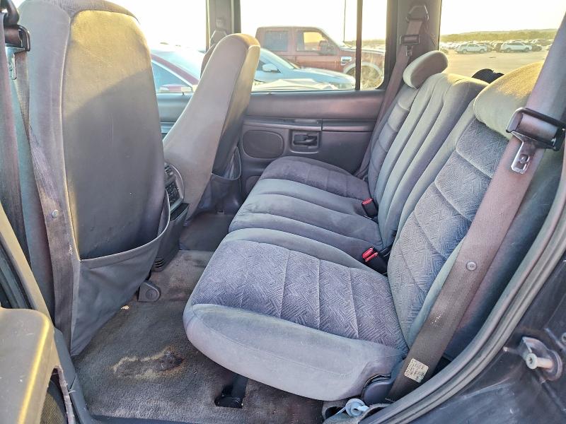 2000 Ford Explorer მანქანა იყიდება აუქციონზე, vin: 1FMZU63E0YZA92042, აუქციონის ნომერი: 70049526