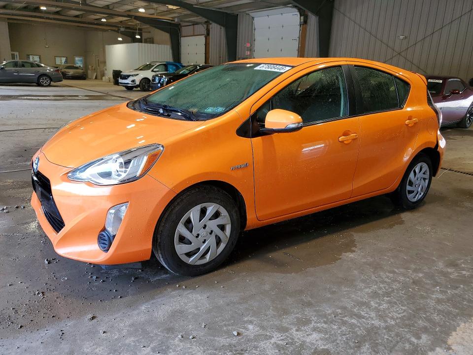 67808446 :رقم المزاد ، JTDKDTB34F1105519 vin ، 2015 Toyota Prius C مزاد بيع