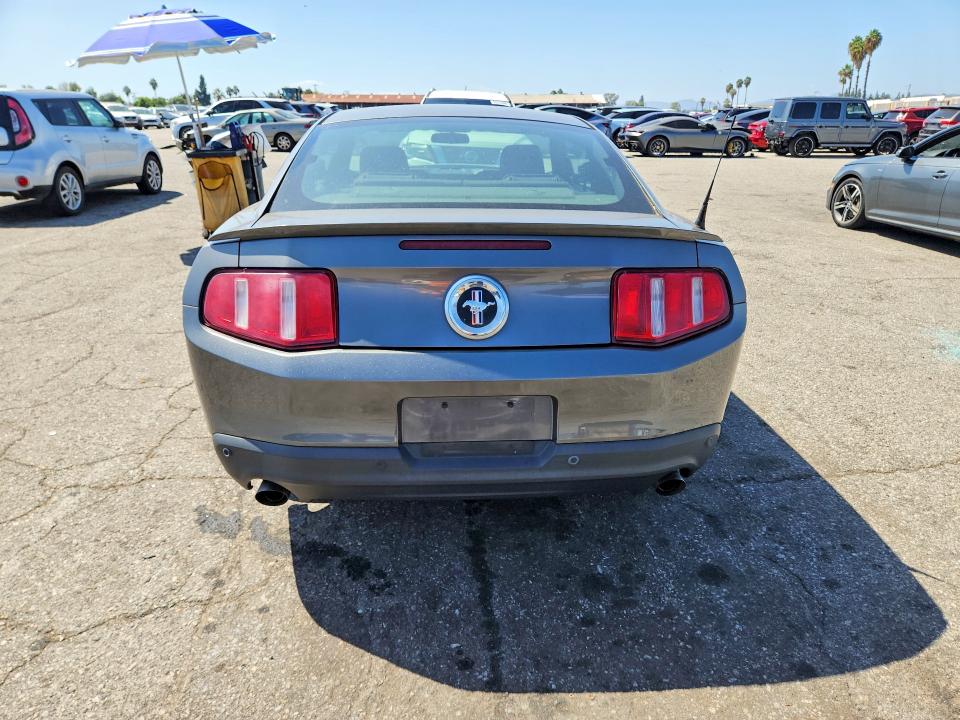 68965016 :رقم المزاد ، 1ZVBP8AM1C5288605 vin ، 2012 Ford Mustang مزاد بيع