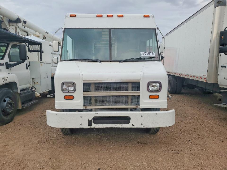 2004 Freightliner Mt45 Chassis მანქანა იყიდება აუქციონზე, vin: 4UZAANBW14CM64480, აუქციონის ნომერი: 69232876