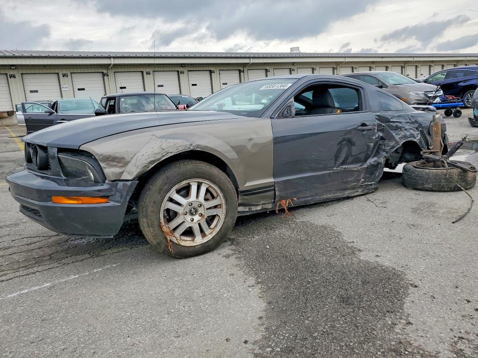 68561366 :رقم المزاد ، 1ZVHT80N975260069 vin ، 2007 Ford Mustang مزاد بيع