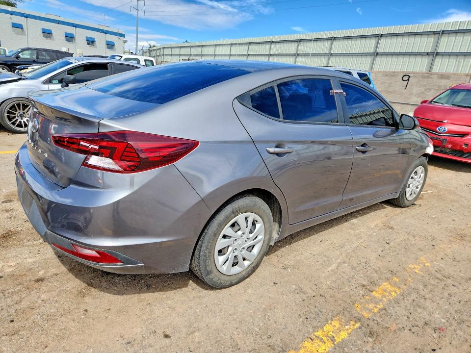 67446106 :رقم المزاد ، 5NPD74LF1KH490054 vin ، 2019 Hyundai Elantra مزاد بيع