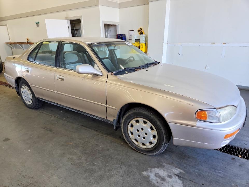 70956326 :رقم المزاد ، JT2BG12K7T0362669 vin ، 1996 Toyota Camry مزاد بيع