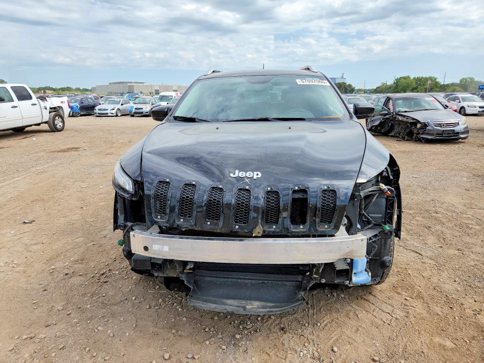 67092066 :رقم المزاد ، 1C4PJMCS7FW709238 vin ، 2015 Jeep Cherokee مزاد بيع