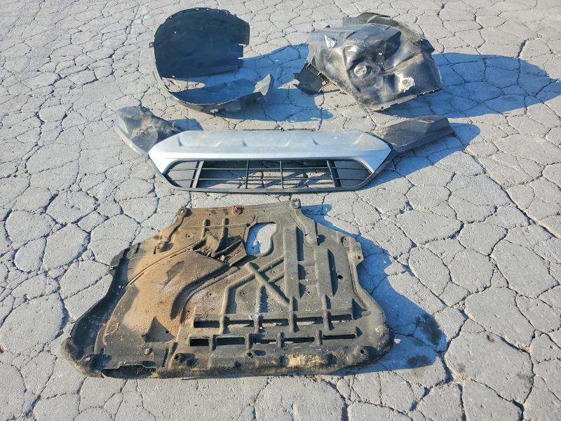 69167846 :رقم المزاد ، 1FMCU9HD3JUB20278 vin ، 2018 Ford Escape مزاد بيع