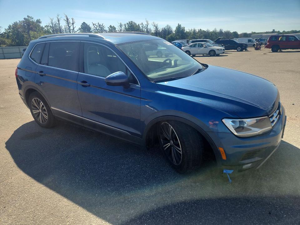 Продажа на аукционе авто 2018 Volkswagen Tiguan, vin: 3VV2B7AX4JM013101, номер лота: 67773166