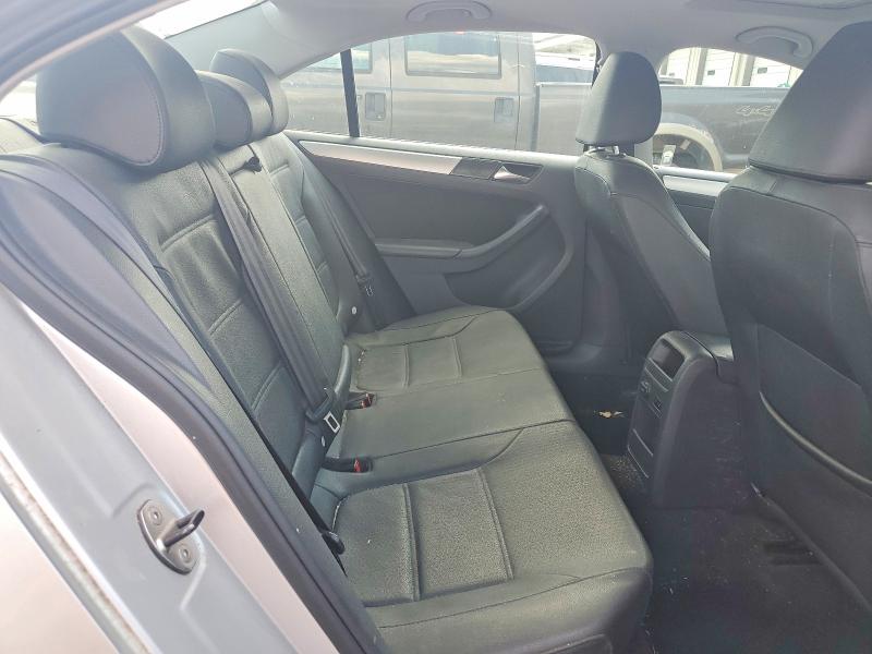 67010146 :رقم المزاد ، 3VWLL7AJ9CM368387 vin ، 2012 Volkswagen Jetta مزاد بيع