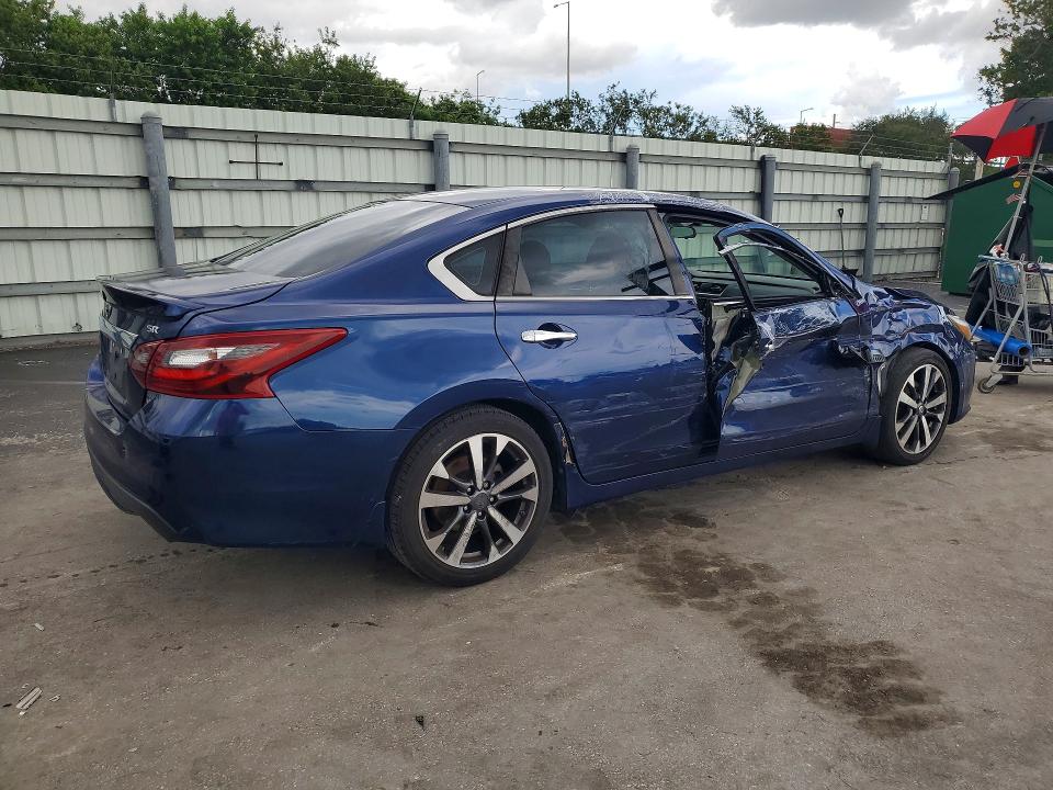 Продаж на аукціоні авто 2017 Nissan Altima, vin: 1N4AL3AP5HC492002, номер лоту: 69813996