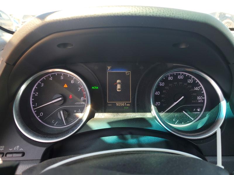 68100076 :رقم المزاد ، 4T1B11HK8JU599429 vin ، 2018 Toyota Camry مزاد بيع