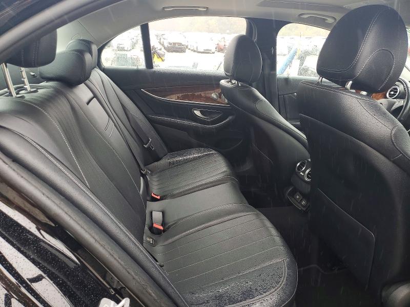 70745436 :رقم المزاد ، WDDZF4KB9JA441090 vin ، 2018 Mercedes-benz E مزاد بيع