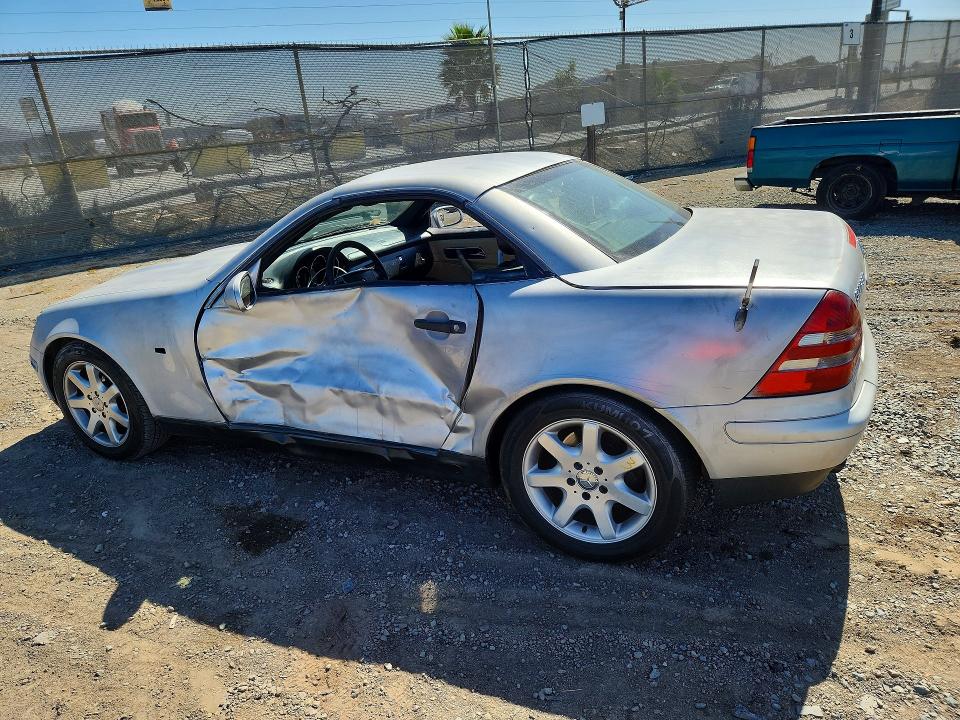 1999 Mercedes-benz Slk მანქანა იყიდება აუქციონზე, vin: WDBKK47F1XF134946, აუქციონის ნომერი: 70849646