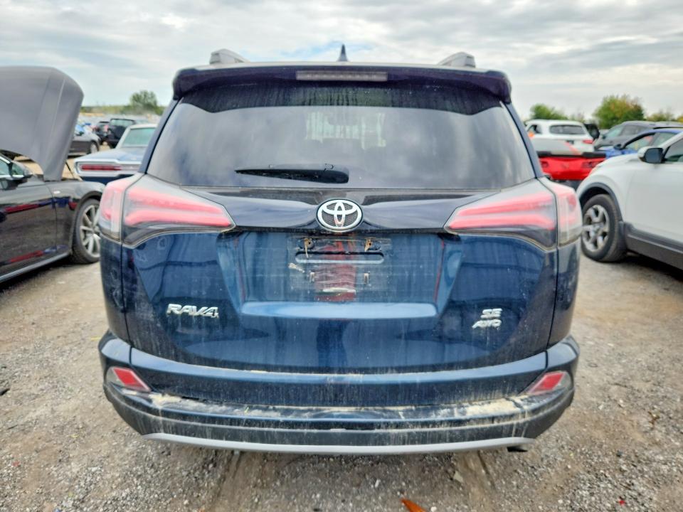 69043446 :رقم المزاد ، 2T3JFREV7JW702163 vin ، 2018 Toyota Rav4 مزاد بيع