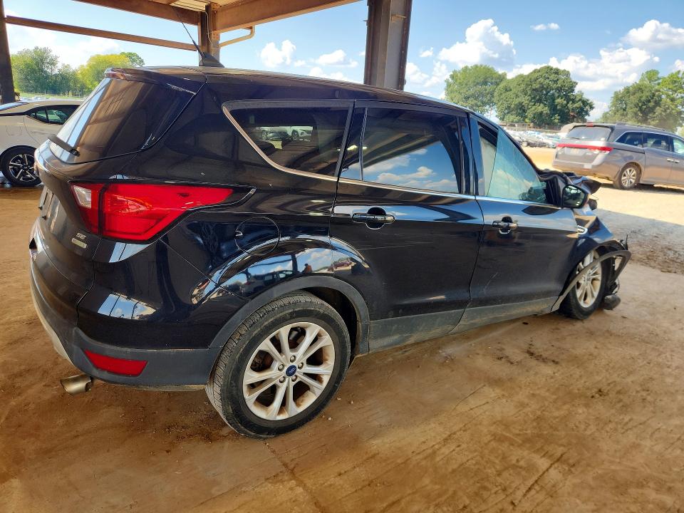 2019 Ford Escape მანქანა იყიდება აუქციონზე, vin: 1FMCU0GDXKUC19243, აუქციონის ნომერი: 67479486